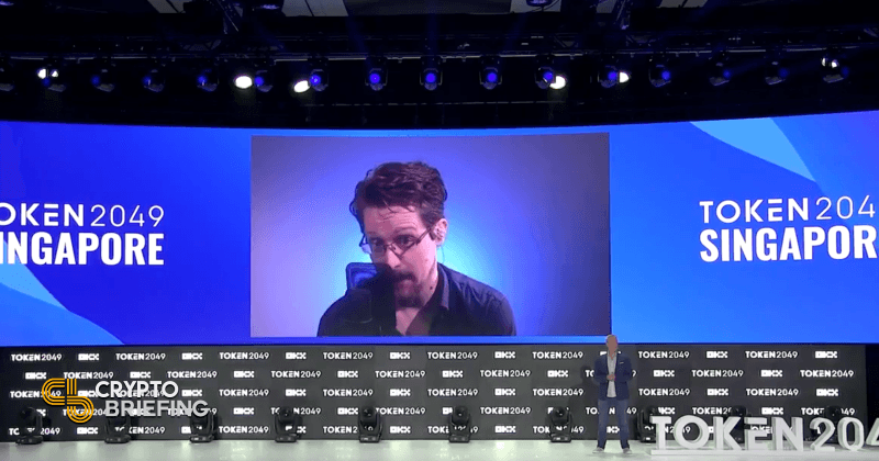 Edward Snowden Critica a Solana por Centralización